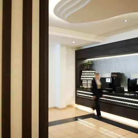 酒店 富尔达酒店及会议中心 4*