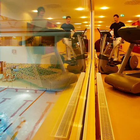 酒店 富尔达酒店及会议中心 4*